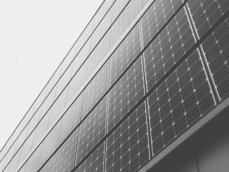 Solceller och laddningsstationer för elbilar illustration