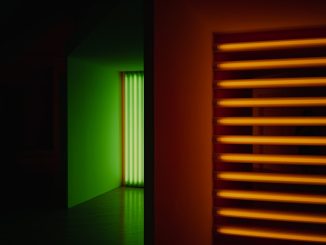 Solceller och deras inverkan på hushållens energikostnader illustration