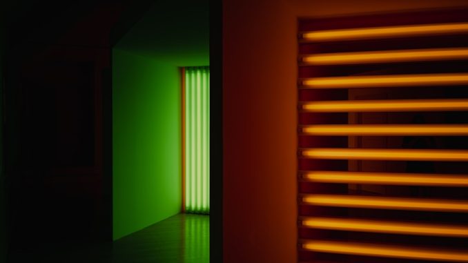 Solceller och deras inverkan på hushållens energikostnader illustration