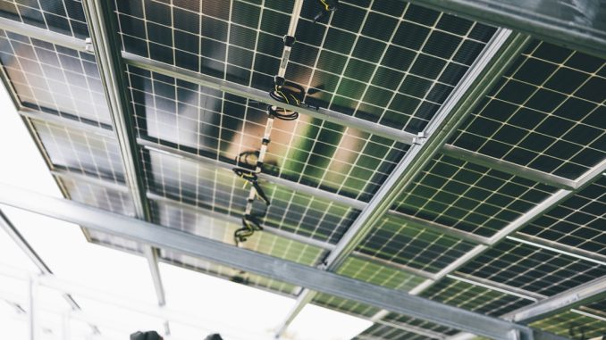 Fördelar med solceller i bostadsrätter illustration