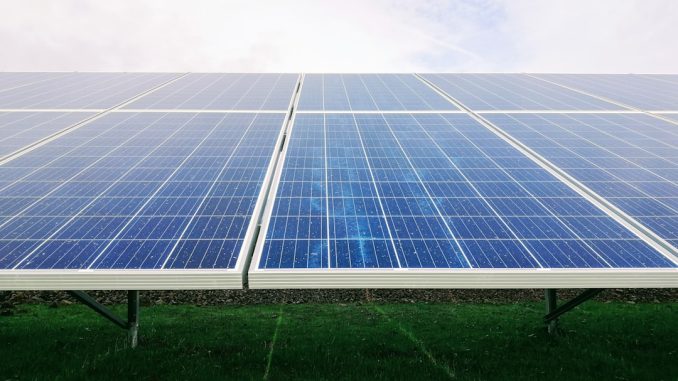 Solceller som en del av framtidens smarta hem illustration